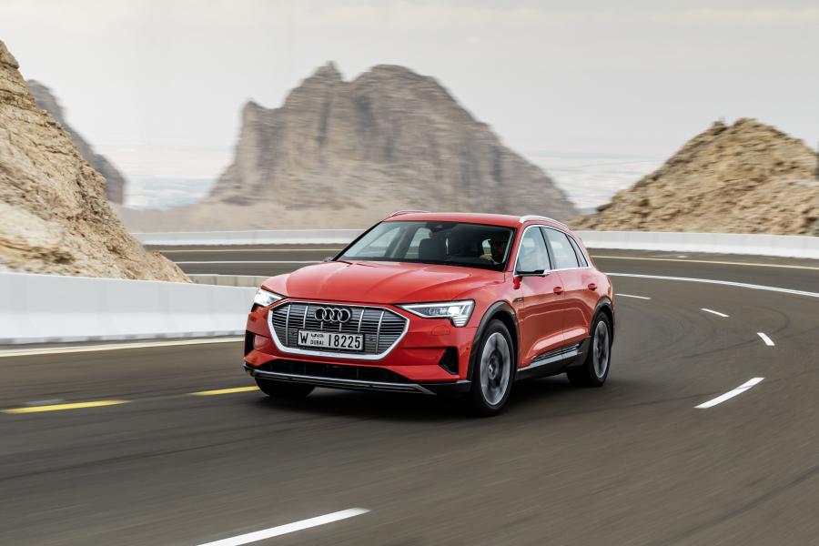  Audi e-tron 55 Quattro 2019 года  (WW) (фото 209 из 452)